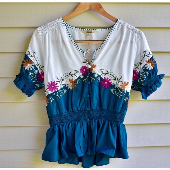 Gimmicks- Floral Embroidered Top - Picture 2 of 7